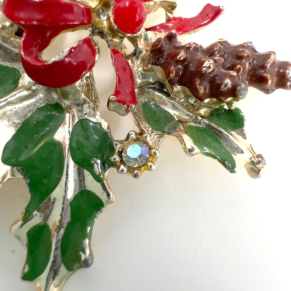 Vintage‎ Christmas Holly Pinecone Enamel Brooch Gold Red Green AB Pin - Picture 4 of 6